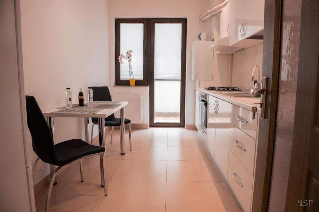 Apartament Zona Coresi Mall Apartament